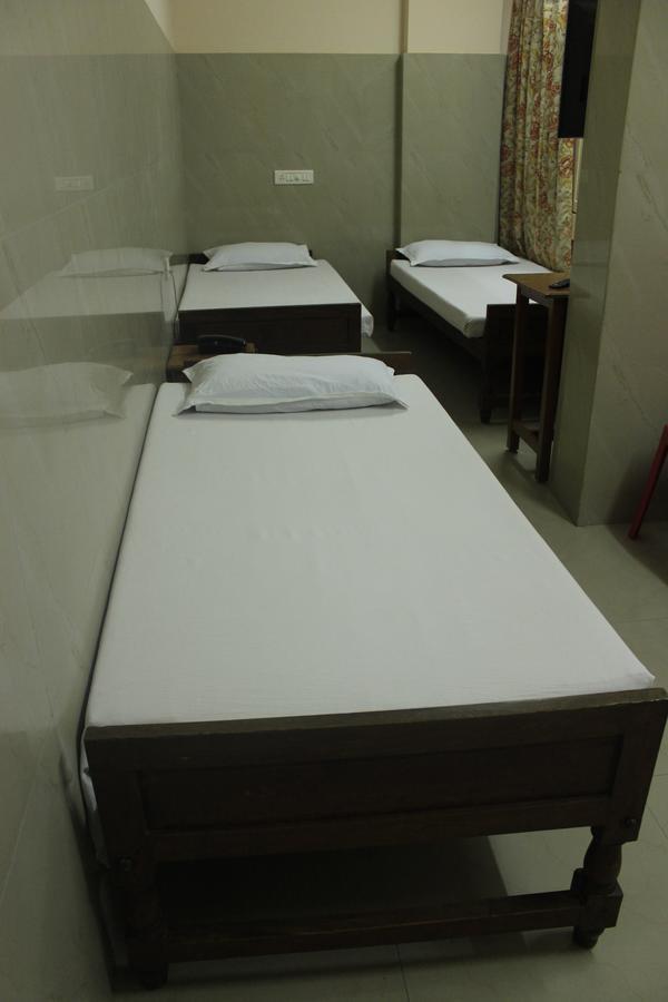 Hotel Sukhvas تريفِندرم المظهر الخارجي الصورة