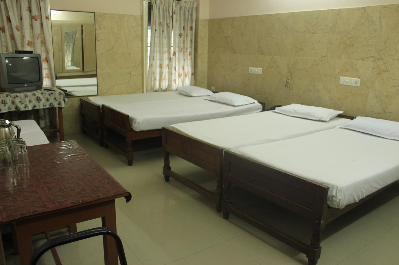 Hotel Sukhvas تريفِندرم المظهر الخارجي الصورة