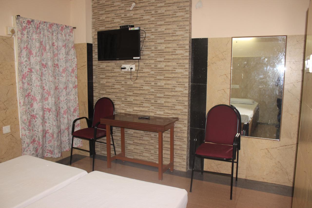 Hotel Sukhvas تريفِندرم المظهر الخارجي الصورة